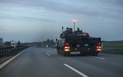 Quadriga 2024: Leoparden auf der Autobahn / Panzer aus Pfreimd auf dem Weg nach Litauen - Foto: presseportal.de Quadriga 2024: Leoparden auf der Autobahn / Panzer aus Pfreimd auf dem Weg nach Litauen - Foto: presseportal.de