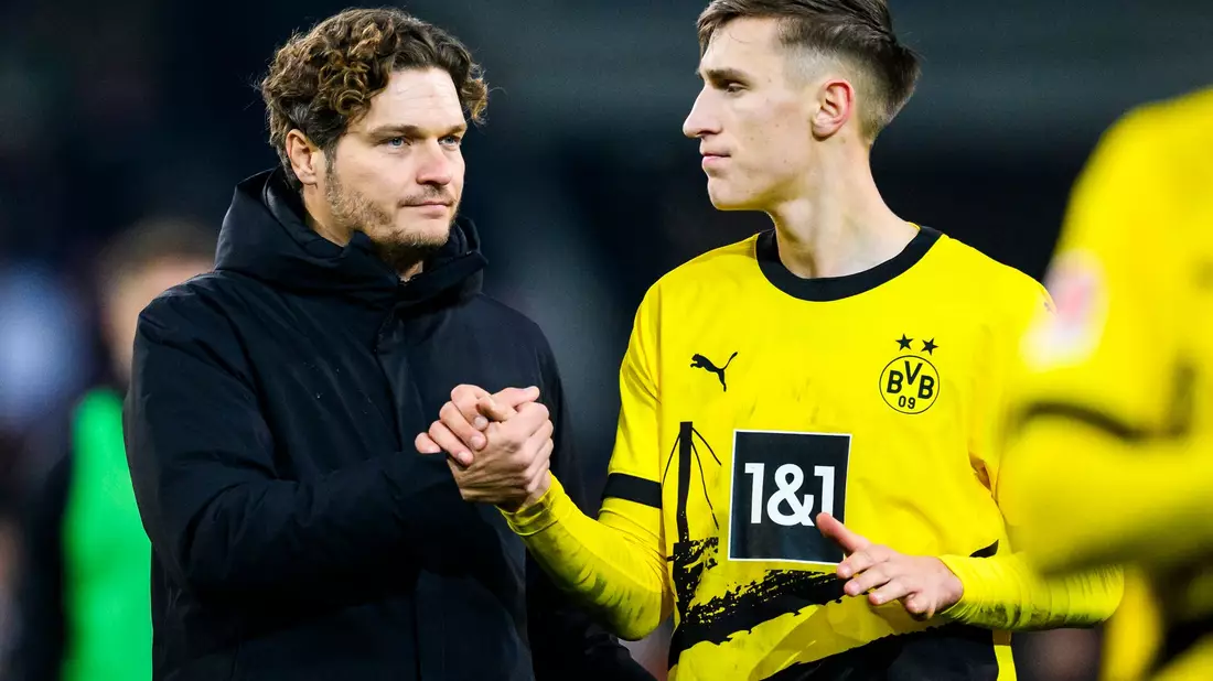 BVB-Trainer Edin Terzic macht sich für Nico Schlotterbeck stark. - Bild: Tom Weller/dpa