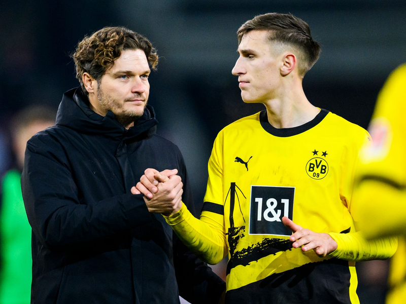 BVB-Trainer Edin Terzic macht sich für Nico Schlotterbeck stark. - Foto: Tom Weller/dpa