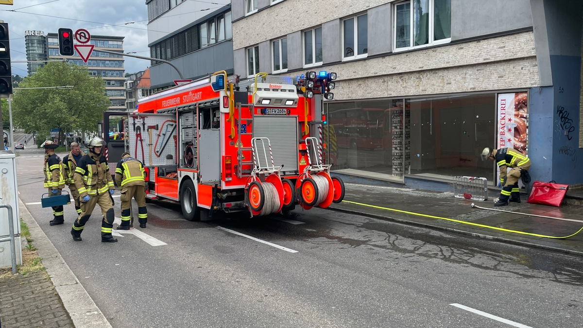 FW Stuttgart: Feuerwehr innerhalb kürzester Zeit bei Balkonbrand vor Ort - Foto: presseportal.de