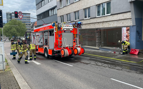 FW Stuttgart: Feuerwehr innerhalb kürzester Zeit bei Balkonbrand vor Ort - Foto: presseportal.de