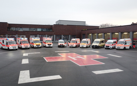 FW-E: Rettungsdienst der Stadt Essen führt Stellprobe auf dem Messegelände durch - 120 Kräfte im Einsatz - Foto: presseportal.de