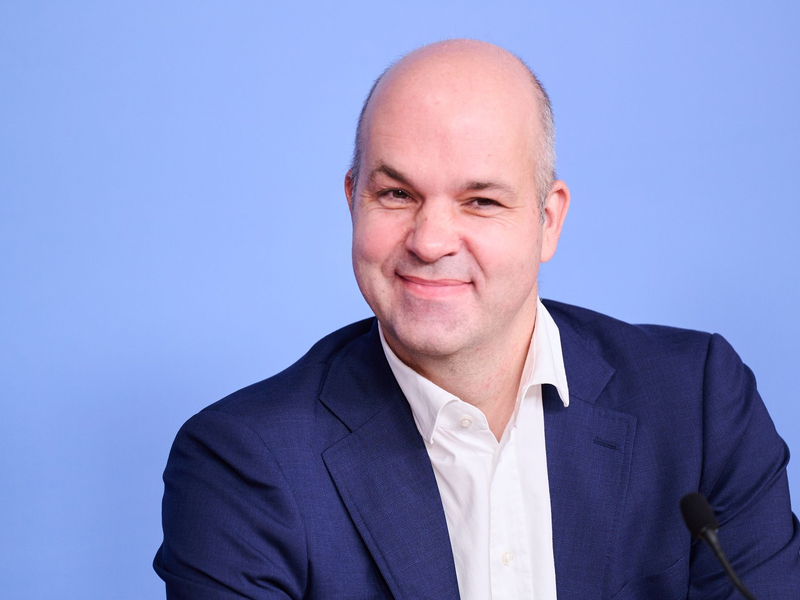 Marcel Fratzscher erklärt, wie die Gender Pay Gap geschlossen werden kann. - Foto: Annette Riedl/dpa