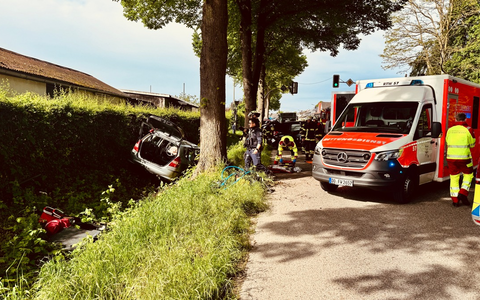 FW-DO: Verkehrsunfall in Dortmund-Hörde - Feuerwehr befreit Fahrer aus dem PKW - Foto: presseportal.de