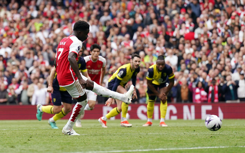 Brachte Arsenal gegen Bournemouth per Elfmeter in Führung: Bukayo Saka. - Foto: Adam Davy/PA Wire/dpa