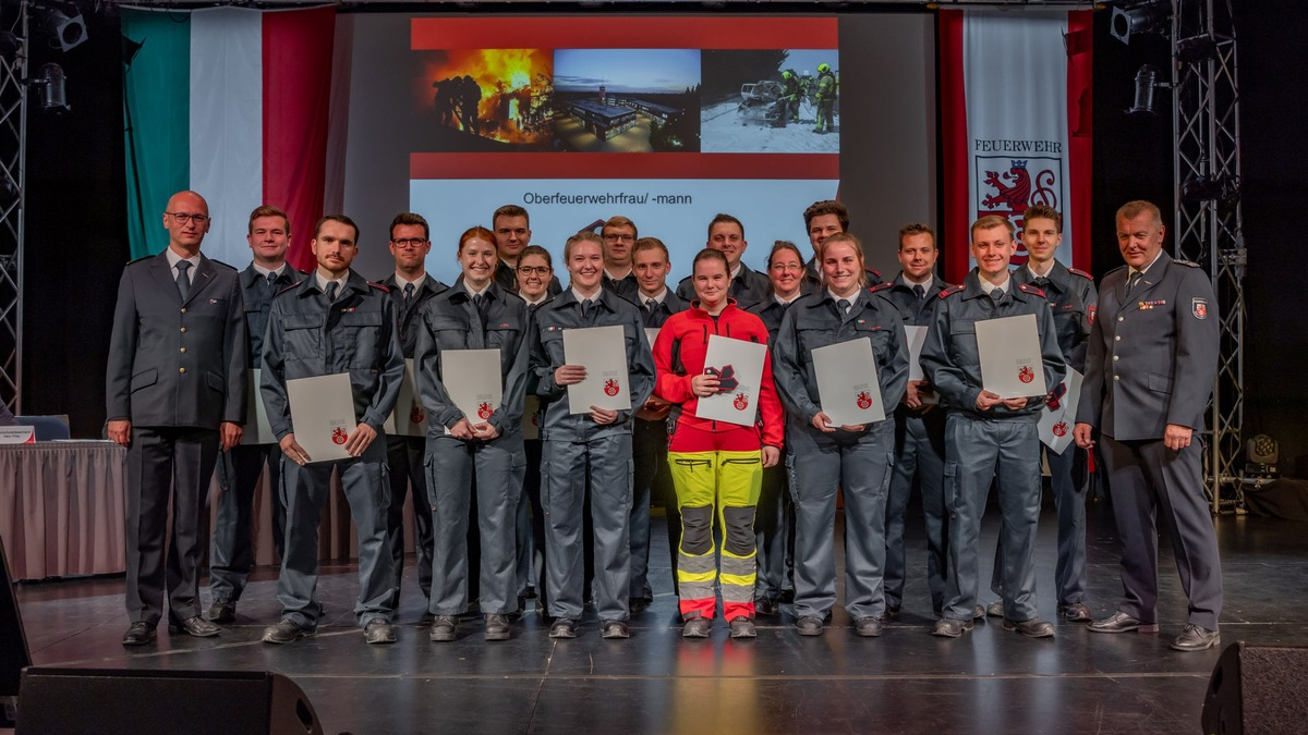 FW Ratingen: Feuerwehr Ratingen - Wehrversammlung 2024 ein voller Erfolg! - Foto: presseportal.de