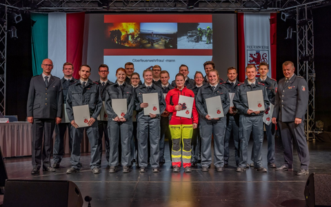 FW Ratingen: Feuerwehr Ratingen - Wehrversammlung 2024 ein voller Erfolg! - Foto: presseportal.de