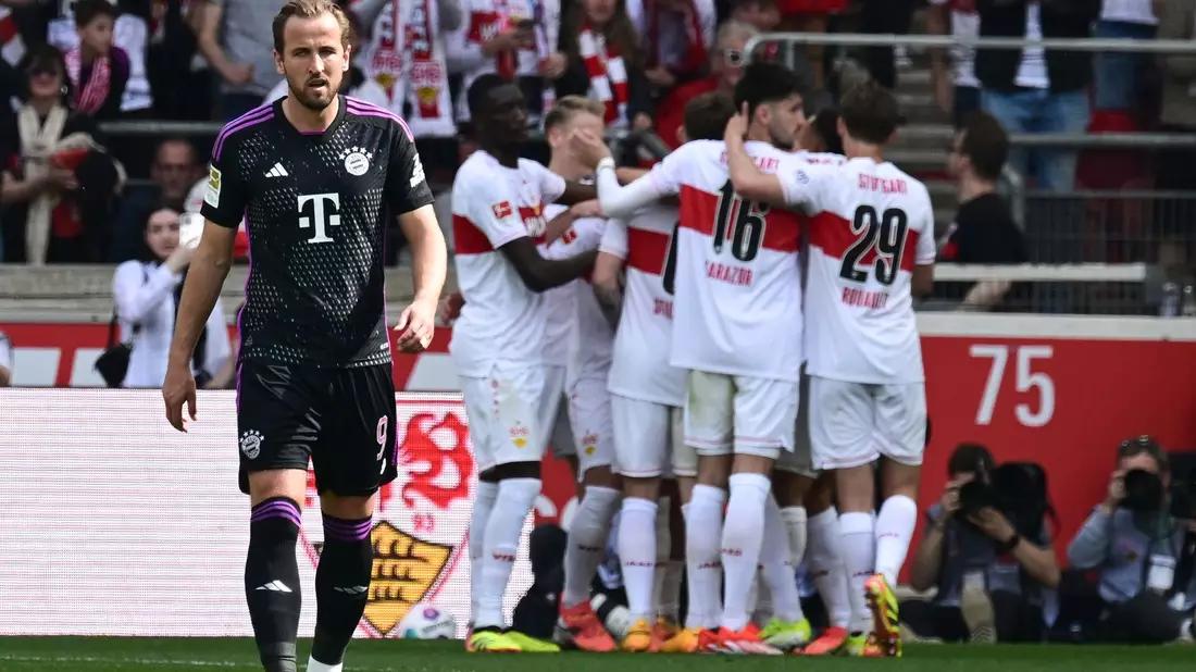 Harry Kane und die Bayern fahren mit einer Niederlage aus Stuttgart nach Hause. - Bild: Bernd Weißbrod/dpa