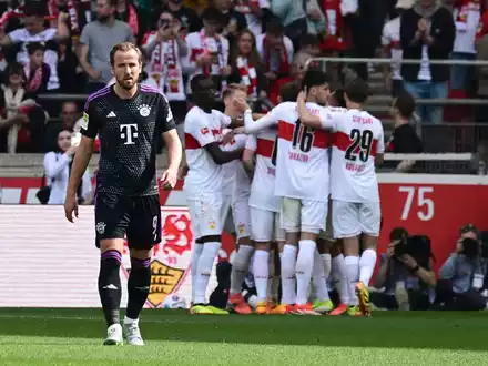 Harry Kane und die Bayern fahren mit einer Niederlage aus Stuttgart nach Hause. - Foto: Bernd Weißbrod/dpa