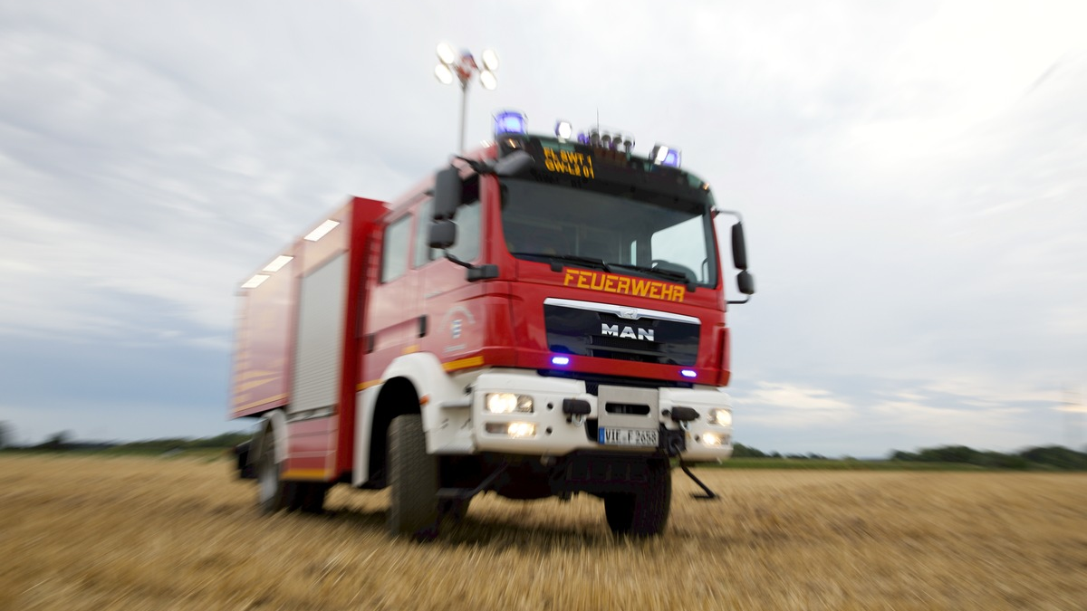 FFW Schwalmtal: Technische Hilfeleistung nach Verkehrsunfall - Foto: presseportal.de