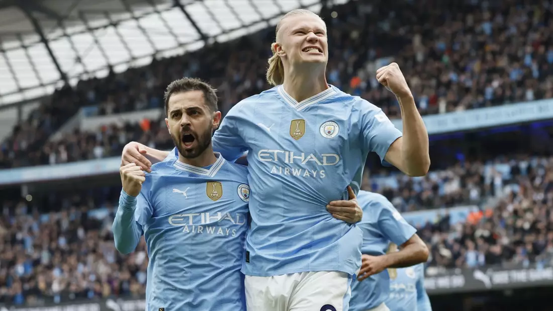 Überragte beim 5:1 gegen Wolverhampton mit einem Viererpack: City-Stürmer Erling Haaland (r). - Bild: Richard Sellers/PA Wire/dpa