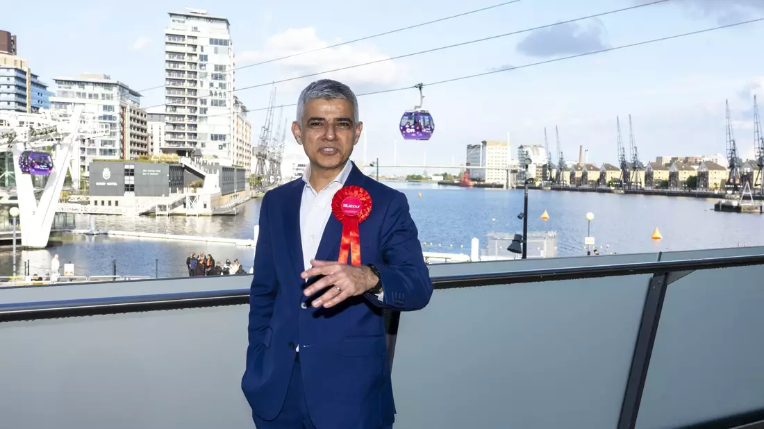 Der Labour-Politiker Sadiq Khan wird in der City Hall in London zum Bürgermeister von London wiedergewählt. - Bild: Jeff Moore/PA Wire/dpa