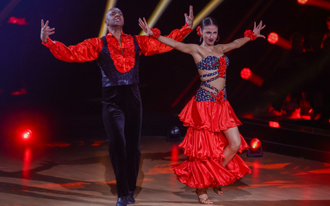 Detlef D! Soost und Ekaterina Leonova tanzen zusammen. - Foto: Rolf Vennenbernd/dpa