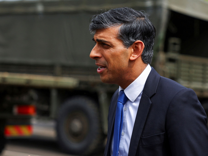 Großbritanniens Premier Rishi Sunak muss einige Niederlagen verkraften. - Foto: Molly Darlington/REUTERS Pool/AP/dpa