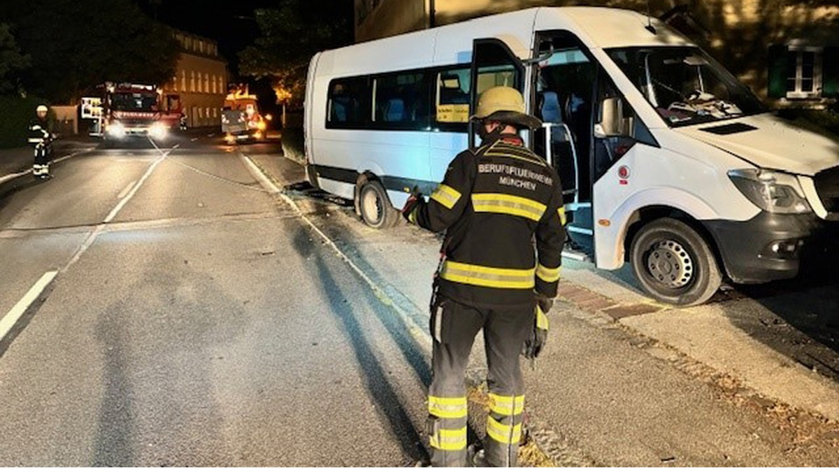 FW-M: Lichtmast umgefahren (Untermenzing) - Foto: presseportal.de