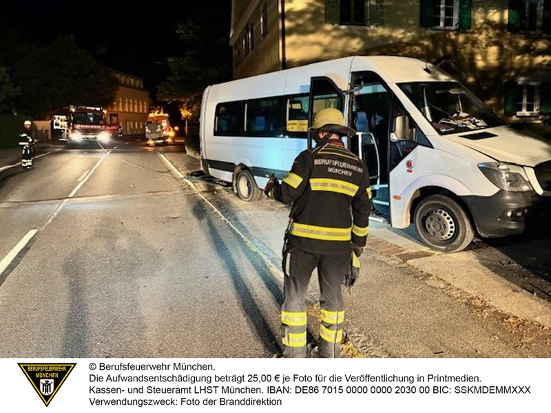 FW-M: Lichtmast umgefahren (Untermenzing) - Foto: presseportal.de