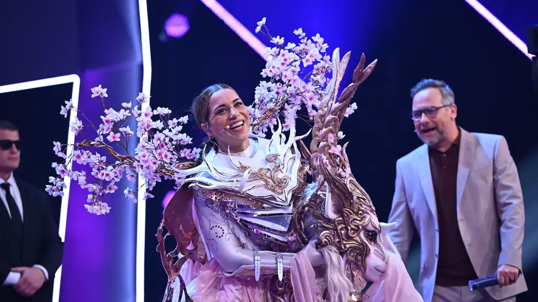 There must be an Angel. Nadja Benaissa begeistert das #MaskedSinger-Publikum - Bild: presseportal.de