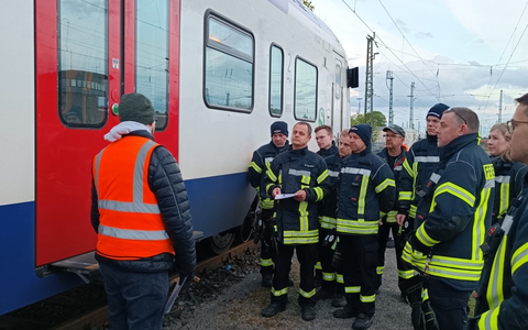 FW Celle: Sonderdienst mit Schwerpunkt Schienenfahrzeuge - Foto: presseportal.de