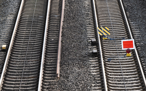 Die neue DB-Gesellschaft InfraGo hat kürzlich angekündigt, für 2024 und 2025 die Trassengebühren um durchschnittlich rund sechs Prozent anzuheben. - Foto: Sebastian Gollnow/dpa