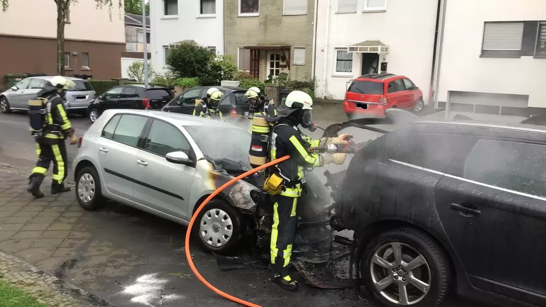 FW-BO: Brennender PKW auf dem Wallbaumweg - Bild: presseportal.de
