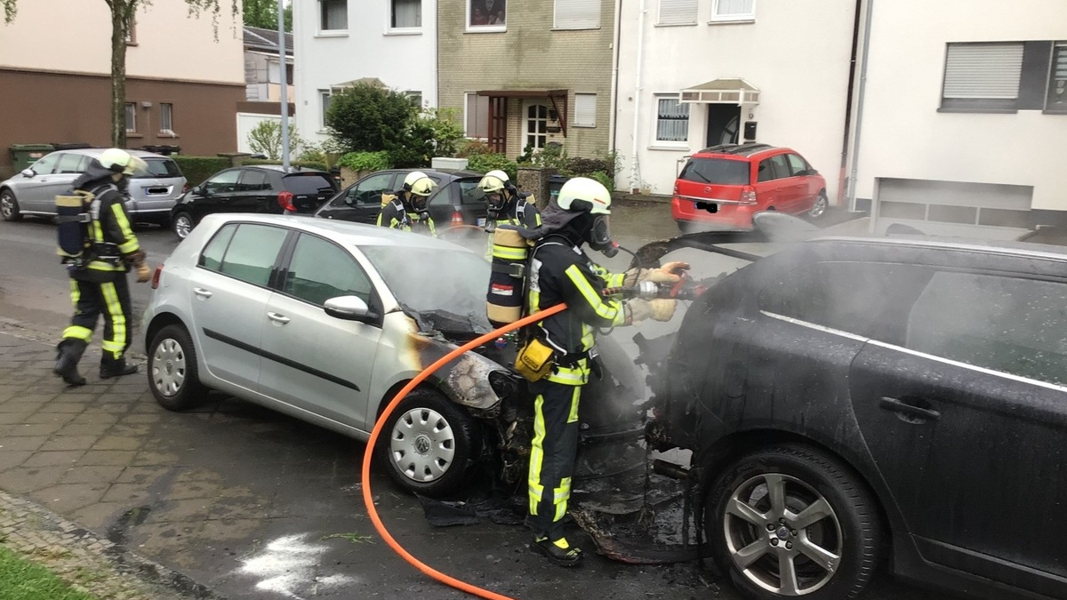 FW-BO: Brennender PKW auf dem Wallbaumweg - Foto: presseportal.de