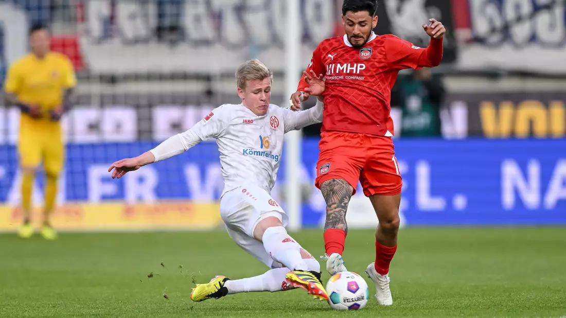 Heidenheim und Mainz lieferten sich im letzten Spiel des 32. Spieltags eine umkämpfte Partie. - Bild: Harry Langer/dpa