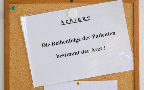 Eugen Brysch, Vorstand der Deutschen Stiftung Patientenschutz, fordert, «Qualität und Erreichbarkeit der Praxen endlich extern zu überprüfen». - Foto: Robert Michael/dpa-Zentralbild/dpa