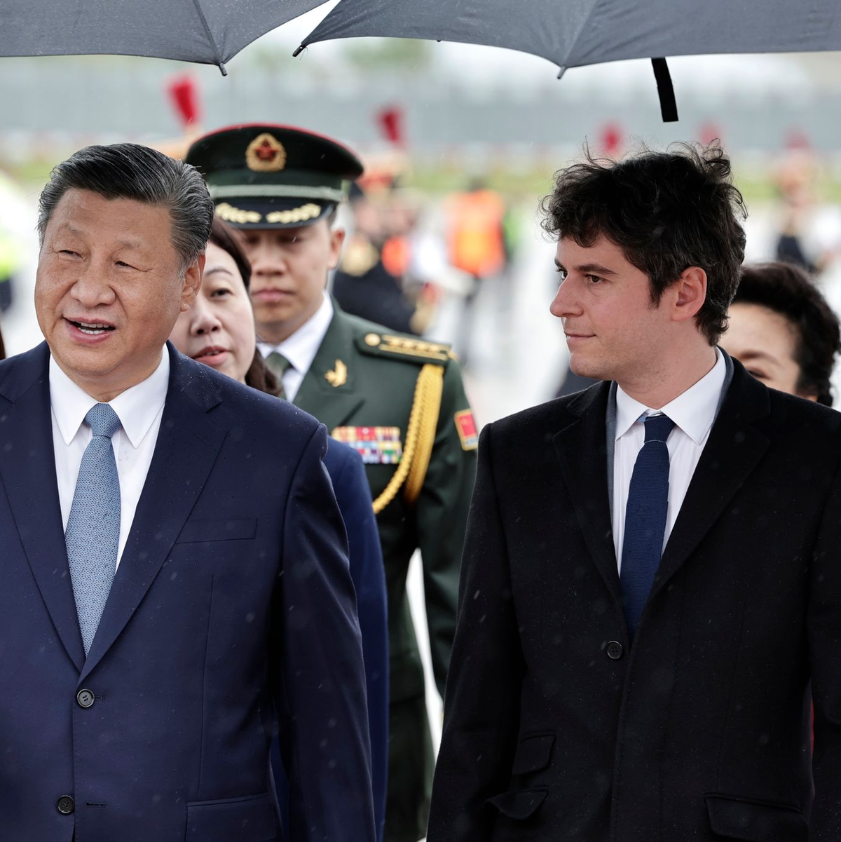 Xi ist zu einem zweitägigen Staatsbesuchs in Frankreich, bei dem beide Politiker auch Handelsfragen erörtern werden sollen. - Foto: Stephane de Sakutin/POOL AFP/AP/dpa