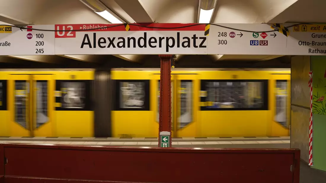 In Berlin hat sich Telefónica um den unterirdischen Netzausbau gekümmert. - Bild: Jörg Carstensen/dpa