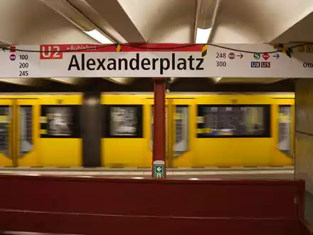 In Berlin hat sich Telefónica um den unterirdischen Netzausbau gekümmert. - Foto: Jörg Carstensen/dpa