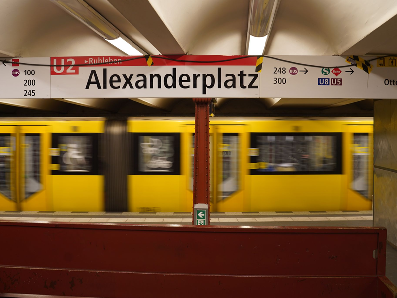 In Berlin hat sich Telefónica um den unterirdischen Netzausbau gekümmert. - Foto: Jörg Carstensen/dpa