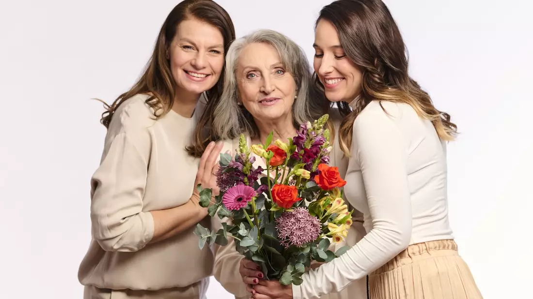 Zum Muttertag am 12. Mai 2024 / Blumen für Mama im Eiltempo: Fleurop garantiert taggleiche Bestellung und Lieferung am Muttertags-Sonntag bis 11.00 Uhr - Bild: presseportal.de