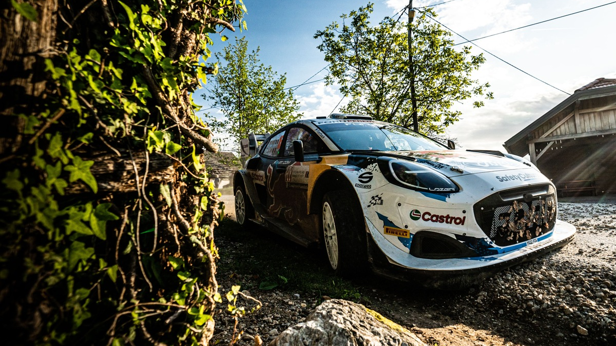 M-Sport Ford will dritten Rang in der Fahrer-WM von Adrien Fourmaux auf den Schotterwegen Portugals verteidigen - Foto: presseportal.de