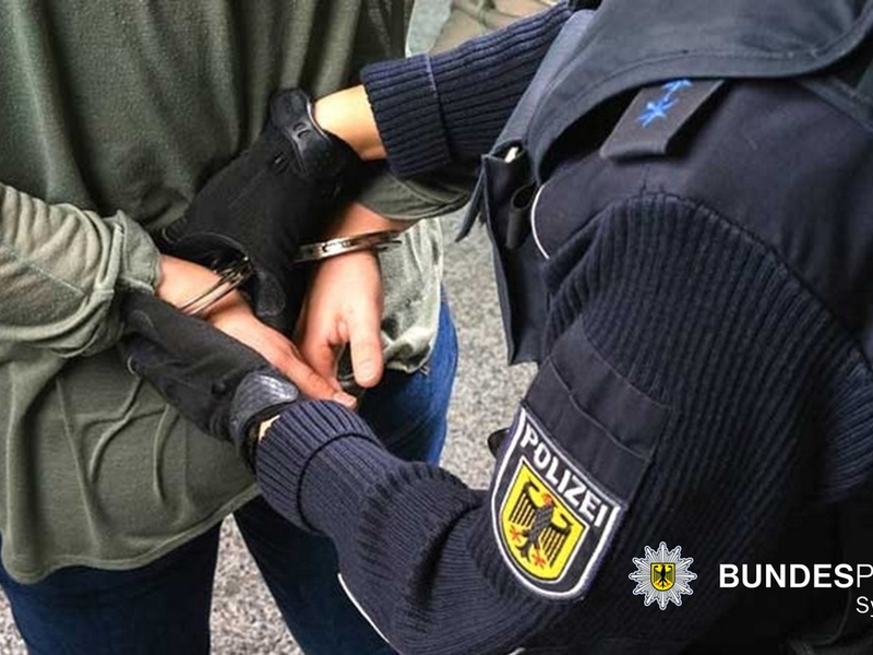 Bundespolizeidirektion München: Aggressiver Ladendieb am Hauptbahnhof München gestellt und festgenommen - Foto: presseportal.de