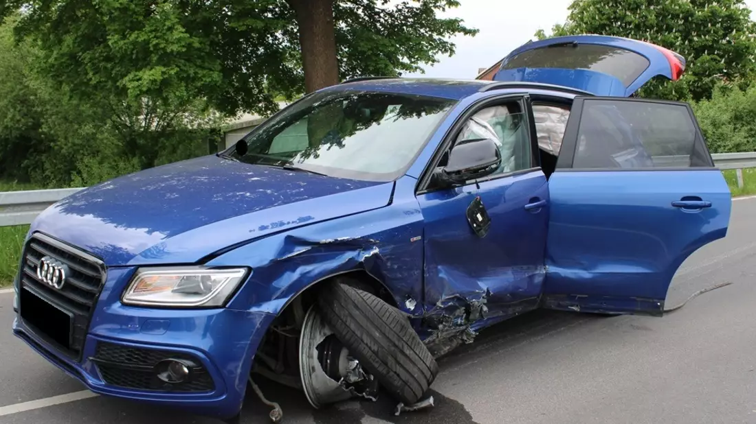 POL-MI: Hoher Sachschaden nach Unfall - Bild: presseportal.de