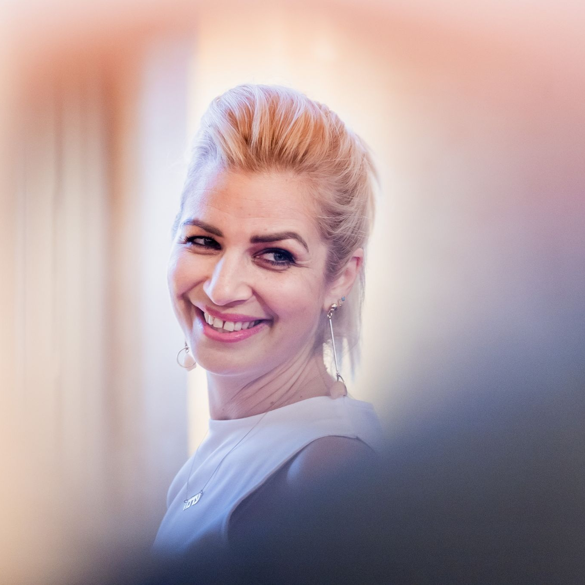 Schauspielerin Susan Sideropoulos bei der Premiere von «Ku'damm 59 - Das Musical» in Berlin. - Foto: Christoph Soeder/dpa