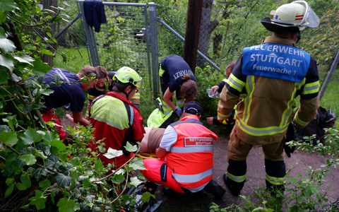 FW Stuttgart: Feuerwehr rettet Person aus Versorgungsschacht - Foto: presseportal.de