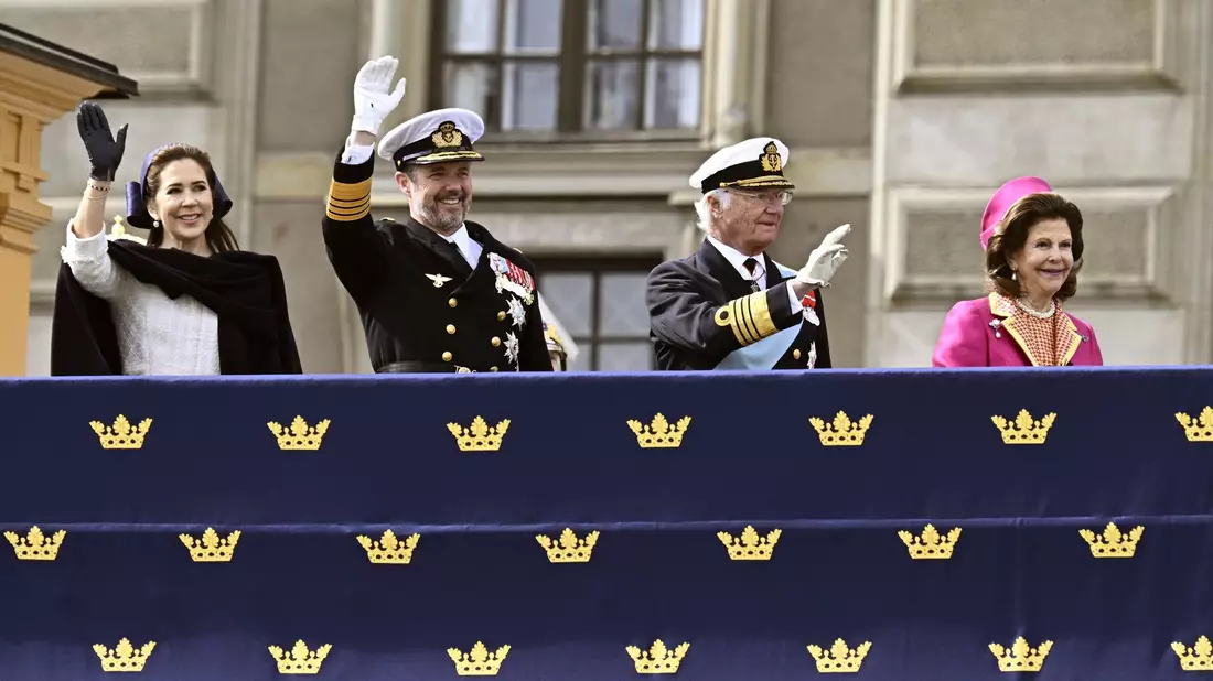 Dänemarks Königin Mary (l-r), König Frederik X., Schwedens König Carl XVI. Gustaf und Königin Silvia in Stockholm. - Bild: Jonas Ekströmer/TT News Agency/AP/dpa