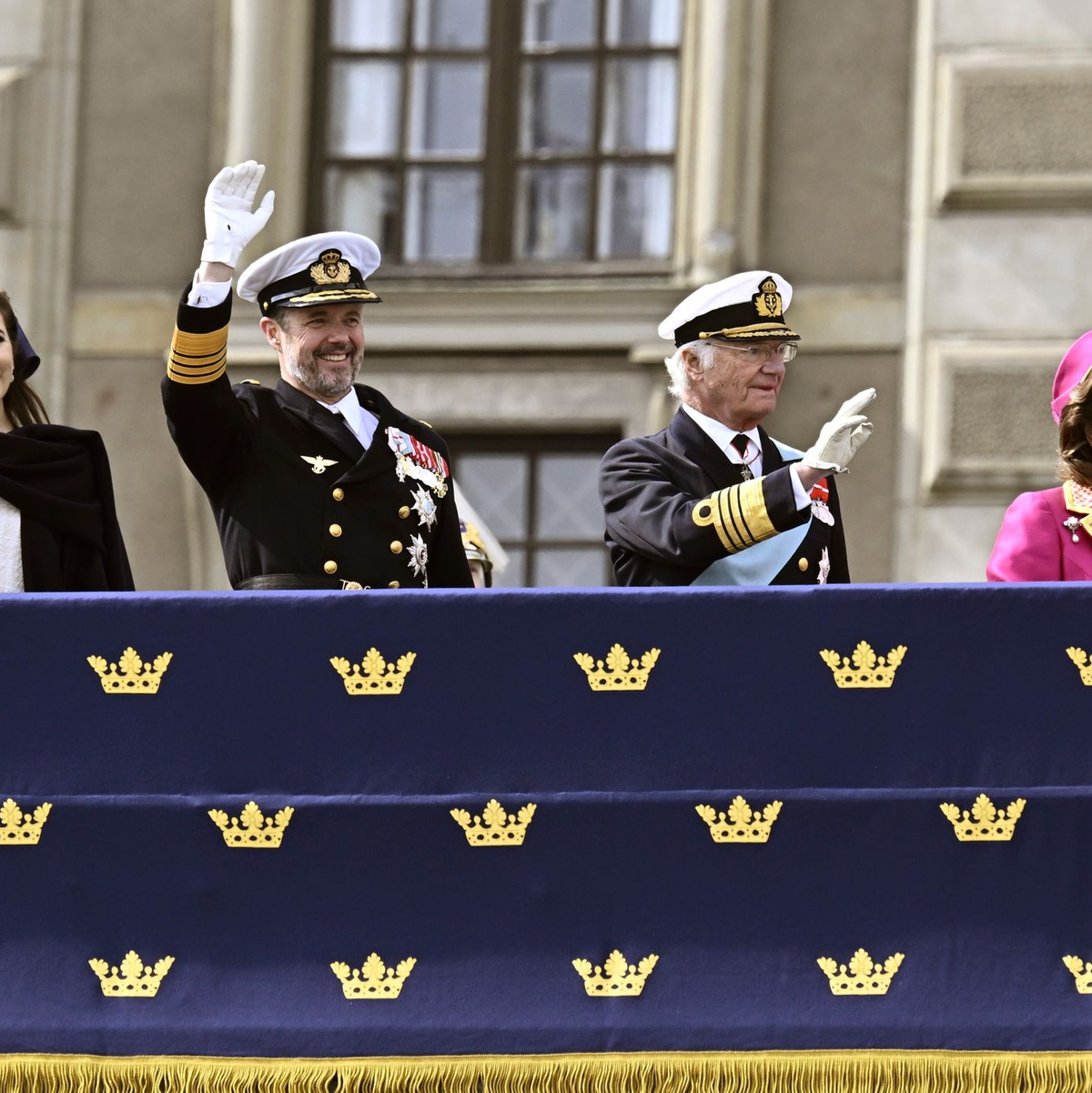 Dänemarks Königin Mary (l-r), König Frederik X., Schwedens König Carl XVI. Gustaf und Königin Silvia in Stockholm. - Foto: Jonas Ekströmer/TT News Agency/AP/dpa