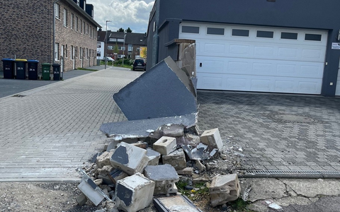 POL-AC: Unfall im Nordkreis - Auto fährt gegen Mauer - Foto: presseportal.de
