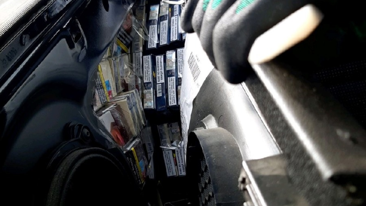 HZA-HN: Fahrenden Zigarettenautomat gestoppt / 22.160 Schmuggelzigaretten bei Kontrollen entdeckt - Foto: presseportal.de