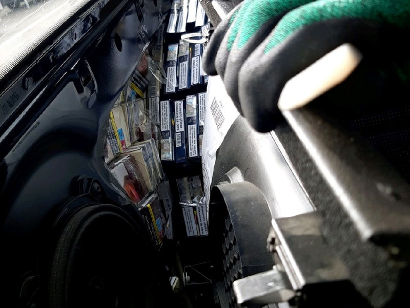 HZA-HN: Fahrenden Zigarettenautomat gestoppt / 22.160 Schmuggelzigaretten bei Kontrollen entdeckt - Foto: presseportal.de