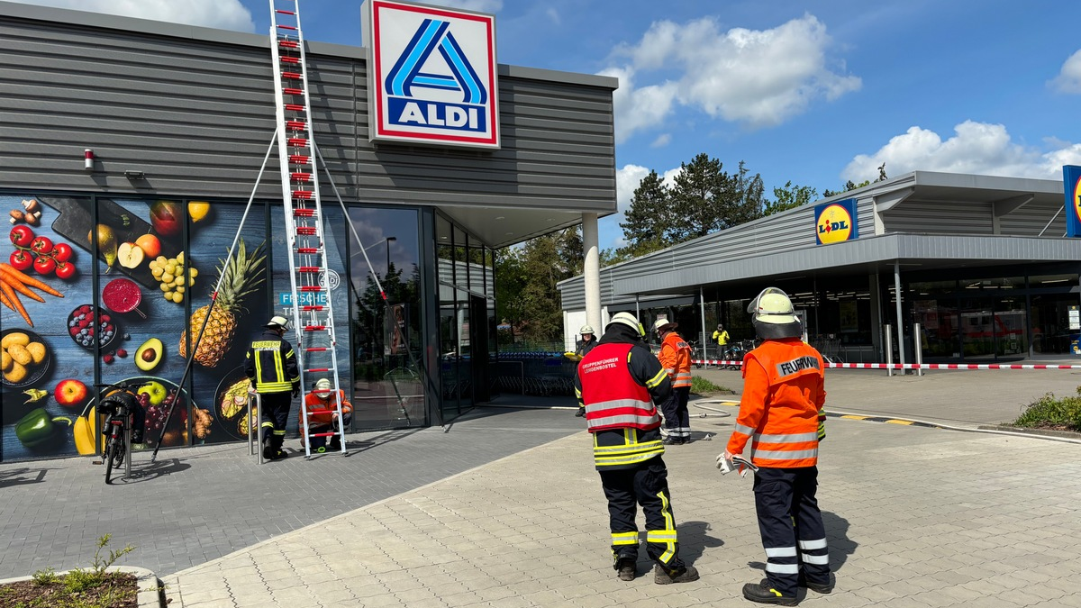 FW-ROW: Feuer auf Aldi-Markt - Foto: presseportal.de