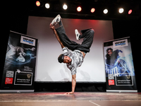 Breaking-Tänzer Noah Tete. Die Tanzsportart feiert seine Olympia-Premiere. - Foto: Christian Charisius/dpa