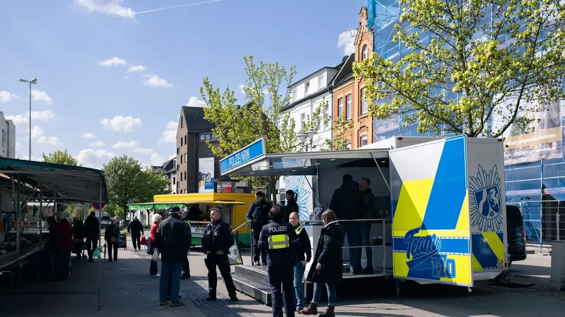 POL-RE: Kreis Recklinghausen/Bottrop: Gute Gespräche an der AnsprechBAR - Bild: presseportal.de