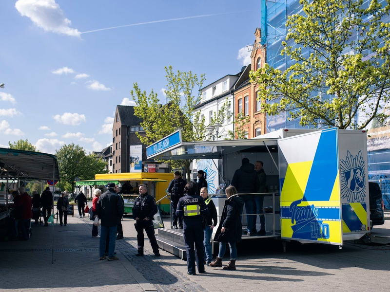 POL-RE: Kreis Recklinghausen/Bottrop: Gute Gespräche an der AnsprechBAR - Foto: presseportal.de