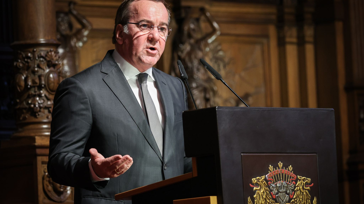 Sieht in Deutschland keinen Spielraum mehr, der Ukraine Patriot-Systeme zu liefern: Boris Pistorius. - Foto: Christian Charisius/dpa