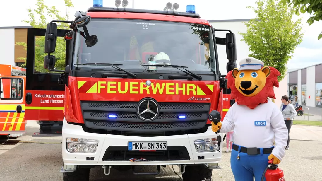 POL-OF: Innenminster Roman Poseck verleiht KOMPASS-Sicherheitssiegel an die Stadt Nidderau - Bild: presseportal.de