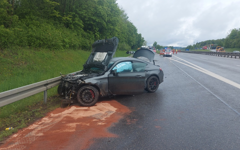 POL-KN: (Engen, BAB 81, Lkr. Konstanz) Unfall auf der A 81 auf Höhe der Raststätte Im Hegau West mit hohem Sachschaden (06.05.2024) - Foto: presseportal.de
