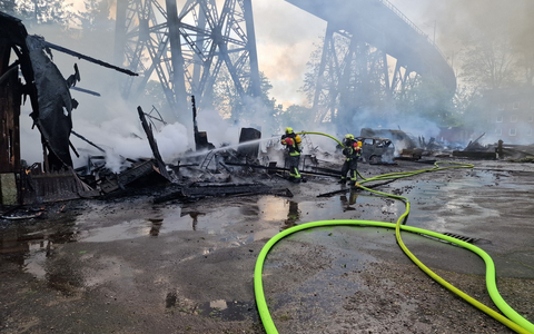 FW-RD: Großfeuer in Rendsburg mehr als 100 Einsatzkräfte löschten das Feuer - Foto: presseportal.de